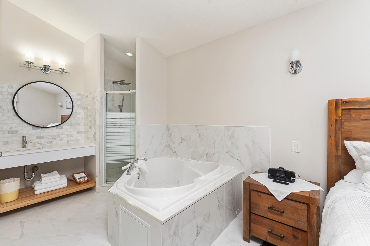 Lakeshore Inn Cold Lake Ngoại thất bức ảnh