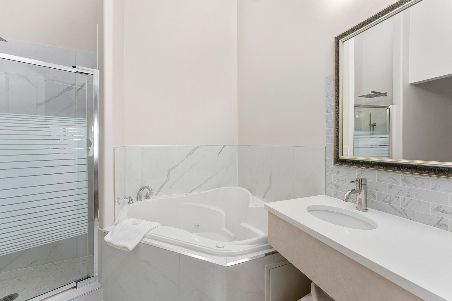 Lakeshore Inn Cold Lake Ngoại thất bức ảnh