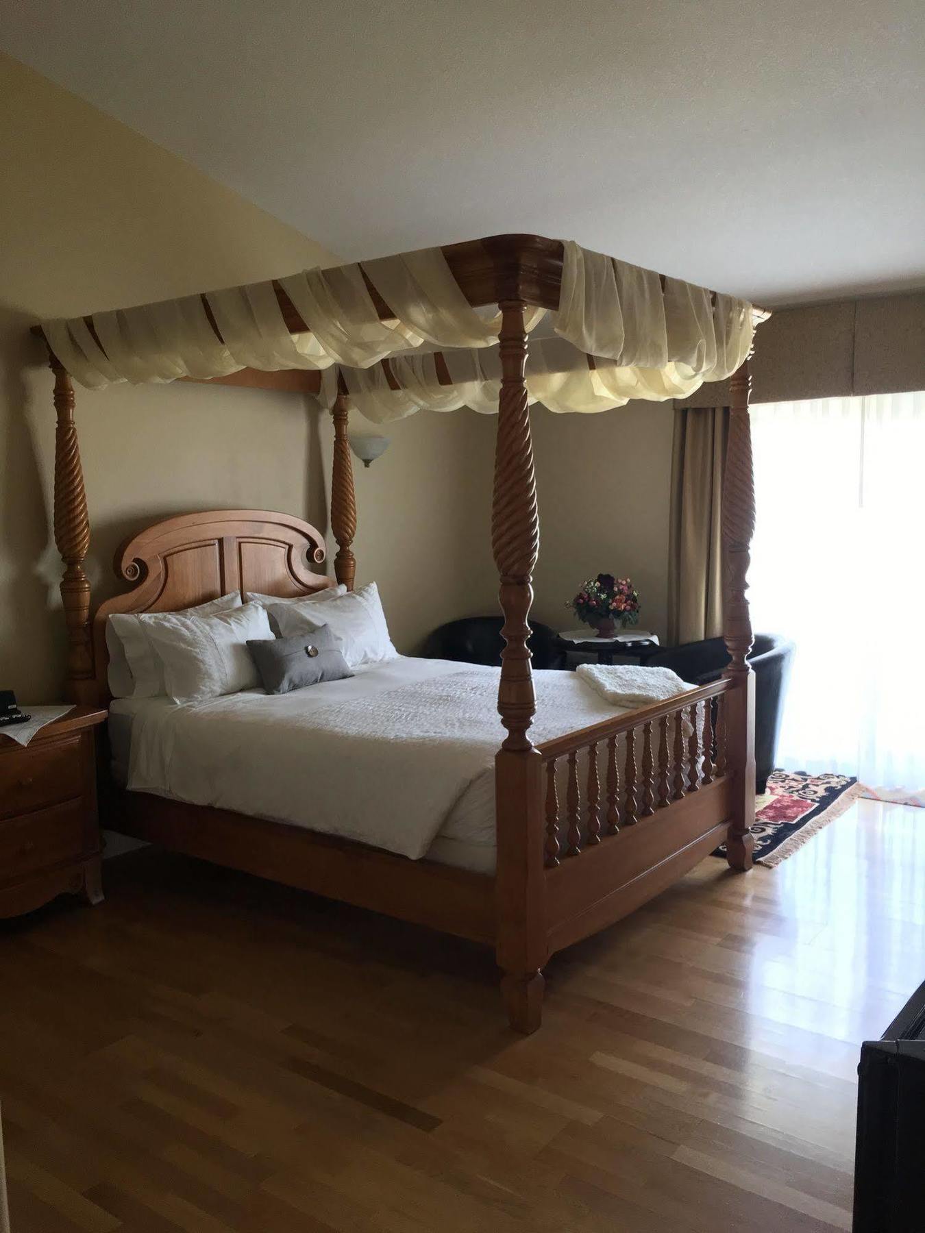Lakeshore Inn Cold Lake Ngoại thất bức ảnh